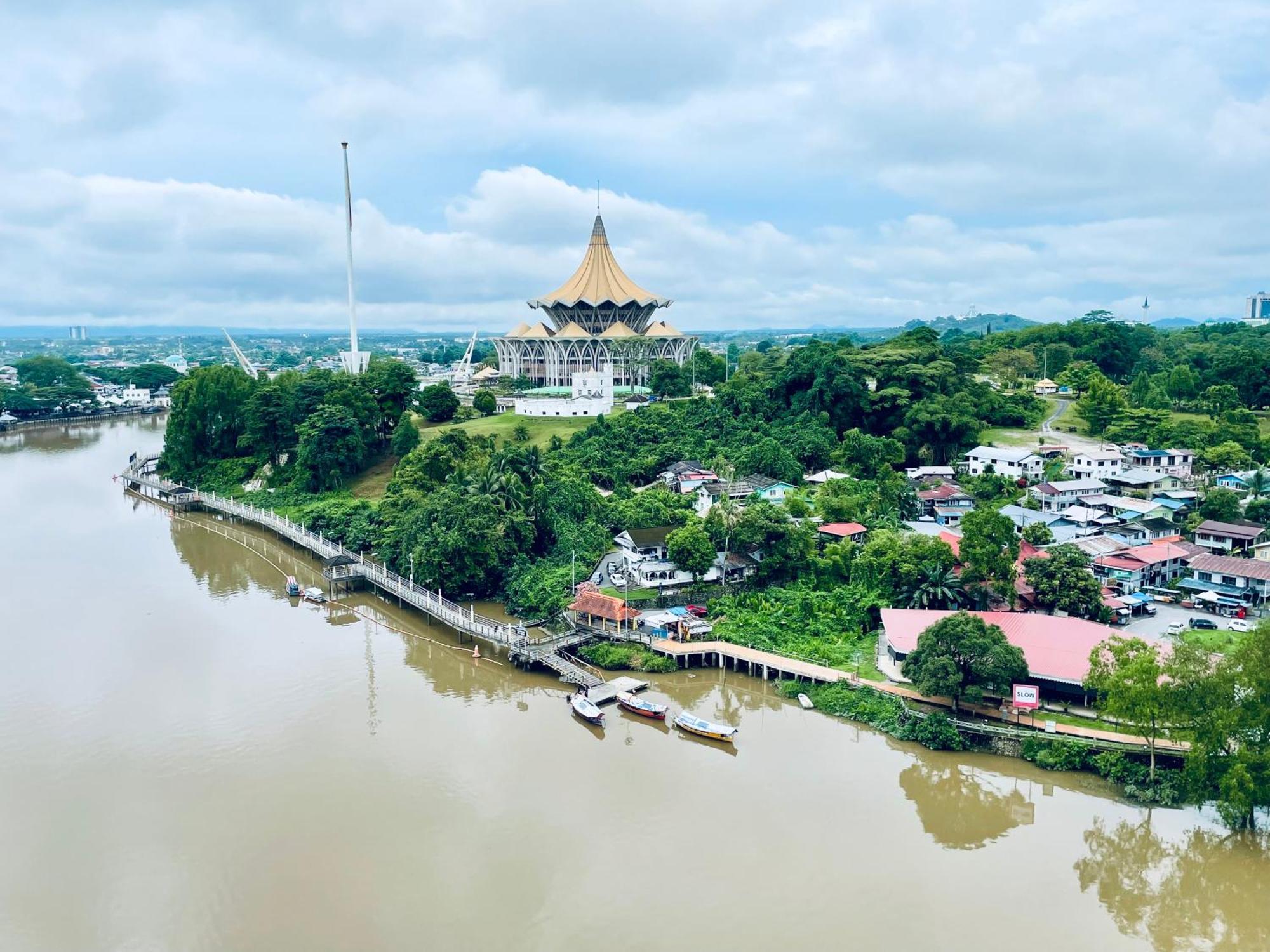 Kuching City Center Riverbank Suites With Marvelous River View Buitenkant foto