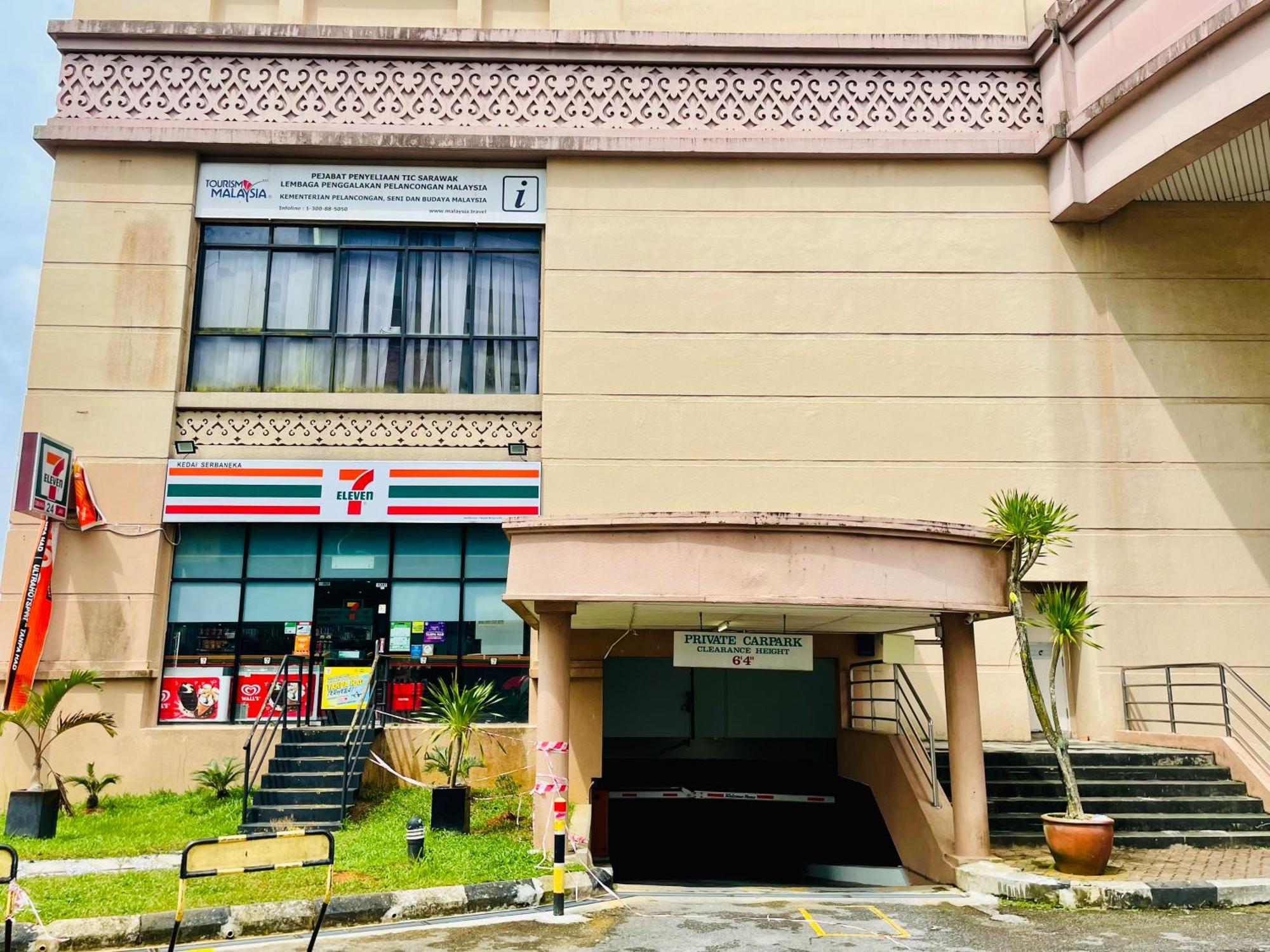 Kuching City Center Riverbank Suites With Marvelous River View Buitenkant foto
