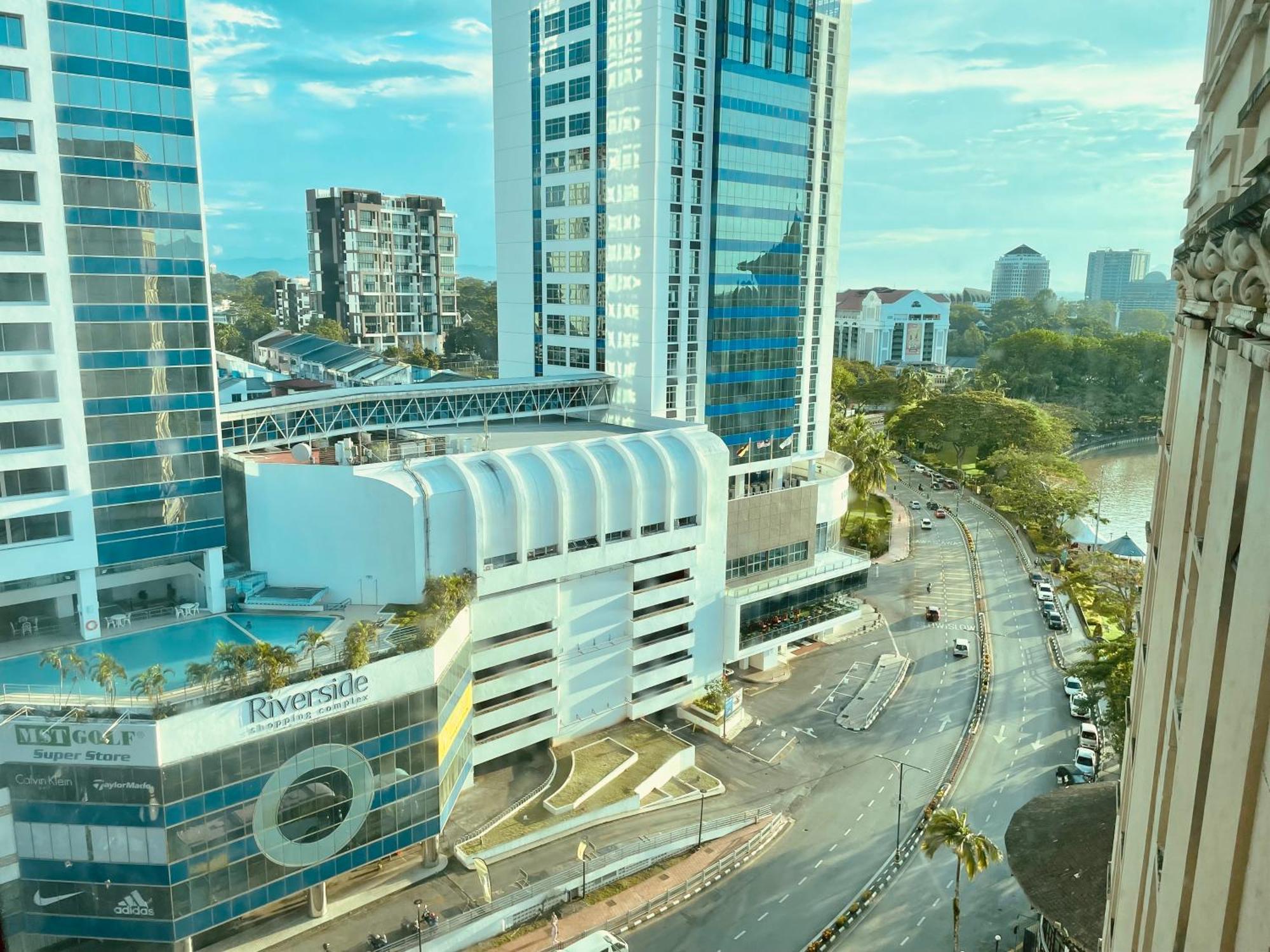Kuching City Center Riverbank Suites With Marvelous River View Buitenkant foto