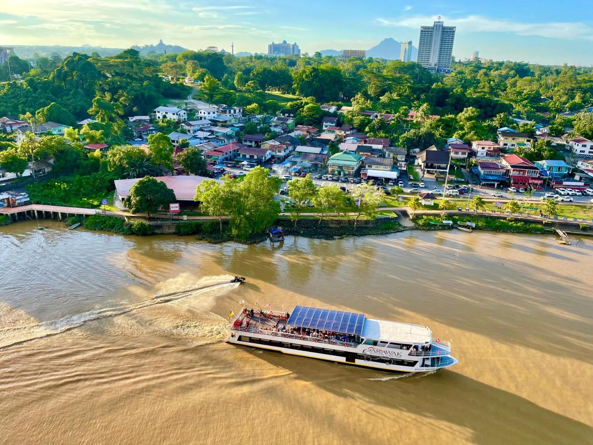 Kuching City Center Riverbank Suites With Marvelous River View Buitenkant foto
