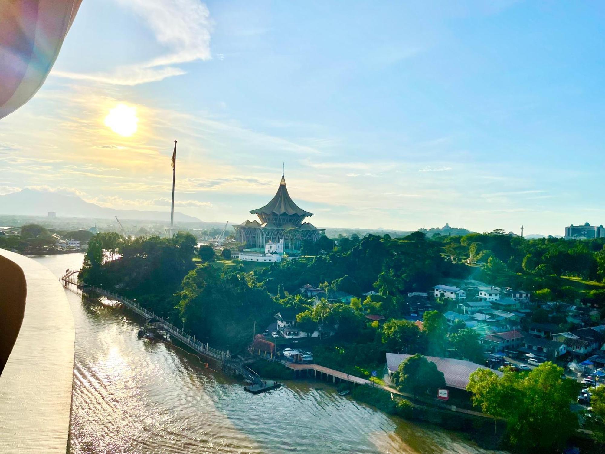 Kuching City Center Riverbank Suites With Marvelous River View Buitenkant foto